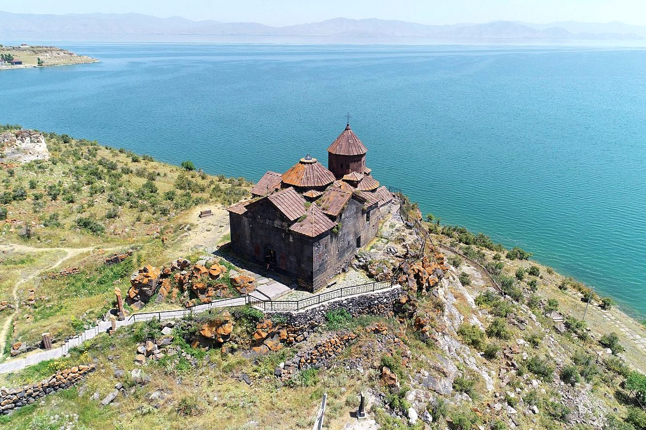 Монастырь Айраванк Монастырь Айраванк