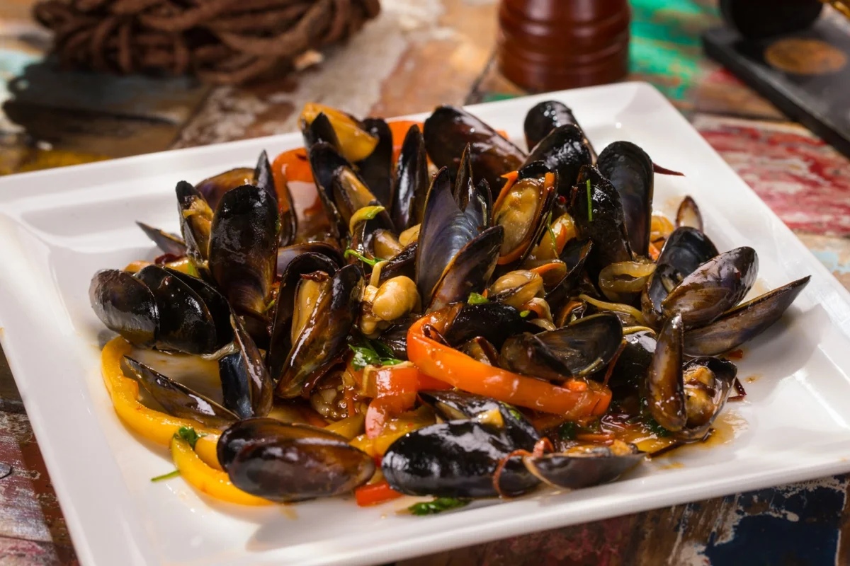 Блюдо из морепродуктов. Приморье Блюдо из морепродуктов. Приморье